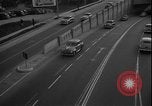 Immagine di South Broadway shopping Los Angeles Los Angeles California USA, 1950, secondo 58 filmato di repertorio 65675041962
