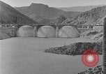 Immagine di Calvin Coolidge alla diga di Coolidge dedizione San Carlos Arizona USA, 1930, secondo 12 filmato di repertorio 65675041966