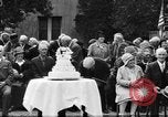 Standbild Goldene Hochzeit Party Marysville California USA, 1930, aus Sekunde 20 historischem Filmmaterial Videoclip 65675041969