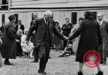 Standbild Goldene Hochzeit Party Marysville California USA, 1930, aus Sekunde 28 historischem Filmmaterial Videoclip 65675041969