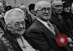 Standbild Goldene Hochzeit Party Marysville California USA, 1930, aus Sekunde 32 historischem Filmmaterial Videoclip 65675041969