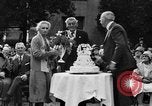 Standbild Goldene Hochzeit Party Marysville California USA, 1930, aus Sekunde 56 historischem Filmmaterial Videoclip 65675041969
