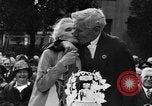 Standbild Goldene Hochzeit Party Marysville California USA, 1930, aus Sekunde 61 historischem Filmmaterial Videoclip 65675041969