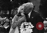 Standbild Goldene Hochzeit Party Marysville California USA, 1930, aus Sekunde 62 historischem Filmmaterial Videoclip 65675041969