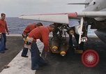 Standbild USS Constellation Golf von Tonkin Vietnam, 1967, aus Sekunde 60 historischem Filmmaterial Videoclip 65675042010