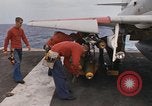 Standbild USS Constellation Golf von Tonkin Vietnam, 1967, aus Sekunde 61 historischem Filmmaterial Videoclip 65675042010