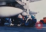 Standbild United States Navy Flugzeuge North Vietnam, 1968, aus Sekunde 25 historischem Filmmaterial Videoclip 65675042015