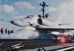 Standbild United States Navy Flugzeuge North Vietnam, 1968, aus Sekunde 56 historischem Filmmaterial Videoclip 65675042015