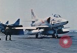 Standbild United States Navy Flugzeuge North Vietnam, 1968, aus Sekunde 58 historischem Filmmaterial Videoclip 65675042015