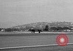 Standbild USAF Search and Rescue Team bereitet abzuweichen Nice Frankreich, 1954, aus Sekunde 4 historischem Filmmaterial Videoclip 65675042027