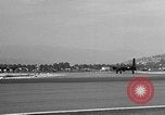 Standbild USAF Search and Rescue Team bereitet abzuweichen Nice Frankreich, 1954, aus Sekunde 7 historischem Filmmaterial Videoclip 65675042027