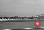 Standbild USAF Search and Rescue Team bereitet abzuweichen Nice Frankreich, 1954, aus Sekunde 20 historischem Filmmaterial Videoclip 65675042027