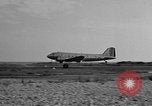 Standbild USAF Search and Rescue Team bereitet abzuweichen Nice Frankreich, 1954, aus Sekunde 31 historischem Filmmaterial Videoclip 65675042027