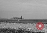 Standbild USAF Search and Rescue Team bereitet abzuweichen Nice Frankreich, 1954, aus Sekunde 35 historischem Filmmaterial Videoclip 65675042027
