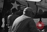 Standbild USAF Search and Rescue Team bereitet abzuweichen Nice Frankreich, 1954, aus Sekunde 59 historischem Filmmaterial Videoclip 65675042027