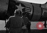 Standbild USAF Search and Rescue Team bereitet abzuweichen Nice Frankreich, 1954, aus Sekunde 61 historischem Filmmaterial Videoclip 65675042027