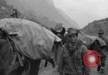 Standbild Suche Für abgestürzte USAF C-47 Flugzeuge San Giacomo di Entracque Italien, 1954, aus Sekunde 15 historischem Filmmaterial Videoclip 65675042032