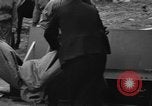 Standbild Suche Für abgestürzte USAF C-47 Flugzeuge San Giacomo di Entracque Italien, 1954, aus Sekunde 29 historischem Filmmaterial Videoclip 65675042032