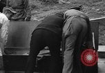 Standbild Suche Für abgestürzte USAF C-47 Flugzeuge San Giacomo di Entracque Italien, 1954, aus Sekunde 32 historischem Filmmaterial Videoclip 65675042032