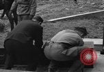 Standbild Suche Für abgestürzte USAF C-47 Flugzeuge San Giacomo di Entracque Italien, 1954, aus Sekunde 38 historischem Filmmaterial Videoclip 65675042032