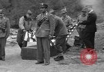 Standbild Suche Für abgestürzte USAF C-47 Flugzeuge San Giacomo di Entracque Italien, 1954, aus Sekunde 46 historischem Filmmaterial Videoclip 65675042032