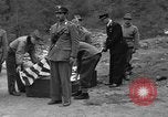 Standbild Suche Für abgestürzte USAF C-47 Flugzeuge San Giacomo di Entracque Italien, 1954, aus Sekunde 48 historischem Filmmaterial Videoclip 65675042032