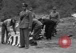 Standbild Suche Für abgestürzte USAF C-47 Flugzeuge San Giacomo di Entracque Italien, 1954, aus Sekunde 51 historischem Filmmaterial Videoclip 65675042032