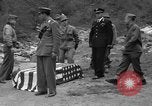 Standbild Suche Für abgestürzte USAF C-47 Flugzeuge San Giacomo di Entracque Italien, 1954, aus Sekunde 53 historischem Filmmaterial Videoclip 65675042032