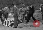 Standbild Suche Für abgestürzte USAF C-47 Flugzeuge San Giacomo di Entracque Italien, 1954, aus Sekunde 54 historischem Filmmaterial Videoclip 65675042032