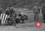 Standbild Suche Für abgestürzte USAF C-47 Flugzeuge San Giacomo di Entracque Italien, 1954, aus Sekunde 60 historischem Filmmaterial Videoclip 65675042032