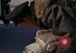 Immagine di Salvataggio di B-52 crash superstiti Bangor Maine USA, 1963, secondo 17 filmato di repertorio 65675042037