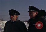 Immagine di Salvataggio di B-52 crash superstiti Bangor Maine USA, 1963, secondo 27 filmato di repertorio 65675042037