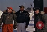 Immagine di Salvataggio di B-52 crash superstiti Bangor Maine USA, 1963, secondo 29 filmato di repertorio 65675042037