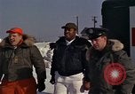 Immagine di Salvataggio di B-52 crash superstiti Bangor Maine USA, 1963, secondo 34 filmato di repertorio 65675042037