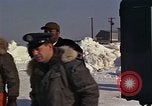 Immagine di Salvataggio di B-52 crash superstiti Bangor Maine USA, 1963, secondo 35 filmato di repertorio 65675042037