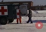 Immagine di Salvataggio di B-52 crash superstiti Bangor Maine USA, 1963, secondo 49 filmato di repertorio 65675042037