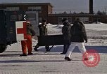 Immagine di Salvataggio di B-52 crash superstiti Bangor Maine USA, 1963, secondo 54 filmato di repertorio 65675042037