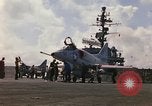 Image USS Constellation lancement avion pendant la guerre de Vietnam Station Yankee Vietnam, 1967, de la seconde 10 séquences d'archives historiques vidéo 65675042047