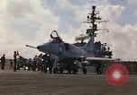 Image USS Constellation lancement avion pendant la guerre de Vietnam Station Yankee Vietnam, 1967, de la seconde 13 séquences d'archives historiques vidéo 65675042047
