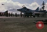 Image USS Constellation lancement avion pendant la guerre de Vietnam Station Yankee Vietnam, 1967, de la seconde 20 séquences d'archives historiques vidéo 65675042047