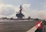 Image USS Constellation lancement avion pendant la guerre de Vietnam Station Yankee Vietnam, 1967, de la seconde 39 séquences d'archives historiques vidéo 65675042047
