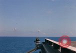 Image USS Constellation lancement avion pendant la guerre de Vietnam Station Yankee Vietnam, 1967, de la seconde 44 séquences d'archives historiques vidéo 65675042047