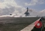 Image USS Constellation lancement avion pendant la guerre de Vietnam Station Yankee Vietnam, 1967, de la seconde 56 séquences d'archives historiques vidéo 65675042047