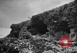 Standbild Höhlen Okinawa Ryukyu Inseln, 1945, aus Sekunde 31 historischem Filmmaterial Videoclip 65675042101