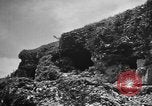 Standbild Höhlen Okinawa Ryukyu Inseln, 1945, aus Sekunde 32 historischem Filmmaterial Videoclip 65675042101