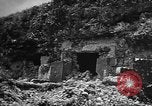 Standbild Höhlen Okinawa Ryukyu Inseln, 1945, aus Sekunde 42 historischem Filmmaterial Videoclip 65675042101