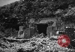 Standbild Höhlen Okinawa Ryukyu Inseln, 1945, aus Sekunde 44 historischem Filmmaterial Videoclip 65675042101