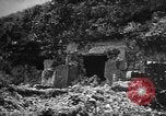 Standbild Höhlen Okinawa Ryukyu Inseln, 1945, aus Sekunde 45 historischem Filmmaterial Videoclip 65675042101