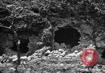 Standbild Höhlen Okinawa Ryukyu Inseln, 1945, aus Sekunde 47 historischem Filmmaterial Videoclip 65675042101