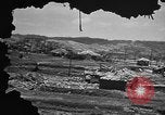 Standbild Höhlen Okinawa Ryukyu Inseln, 1945, aus Sekunde 61 historischem Filmmaterial Videoclip 65675042101